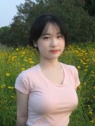 我把英语课代表按正在桌子上抄